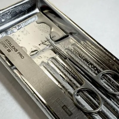 Лотки для манікюрних інструментів