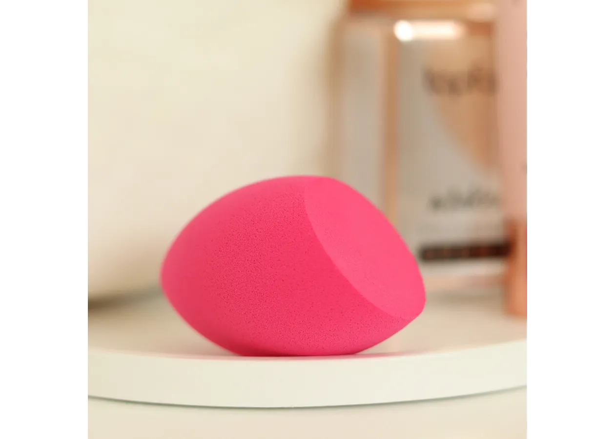 Спонж для макіяжу скошений Topface 